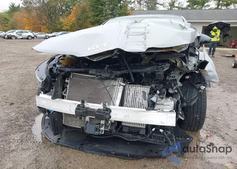 2023 Kia K5 Gt-Line z USA, uszkodzony, nr VIN 5XXG64J25PG182775